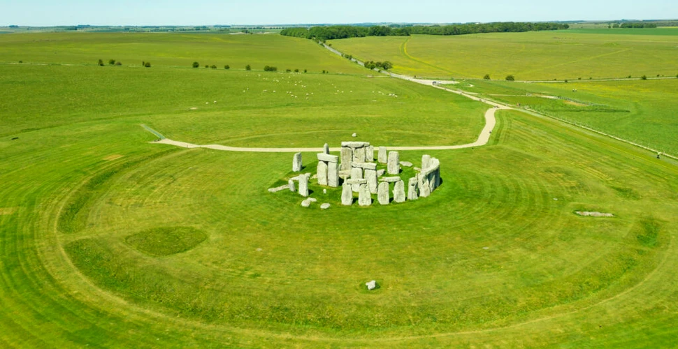 Un vast cimitir din Epoca Bronzului a fost dezgropat lângă Stonehenge
