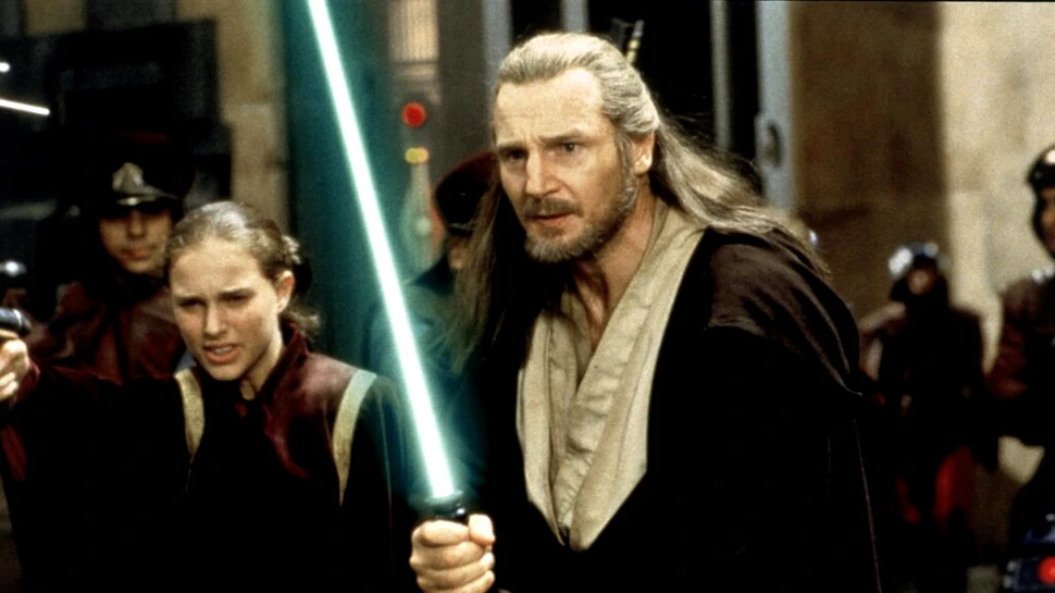 Liam Neeson, uriașul blând. „În viața reală, lupii ar face orice pentru a evita contactul cu oamenii”