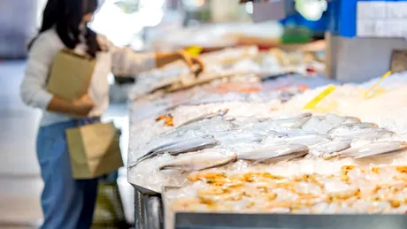 Industria invizibilă care susține alimentația globală: ce este sectorul alimentar informal?