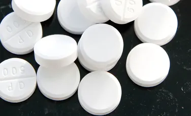 Paracetamolul, folosit în tratarea cazurilor uşoare COVID-19, rar în farmacii
