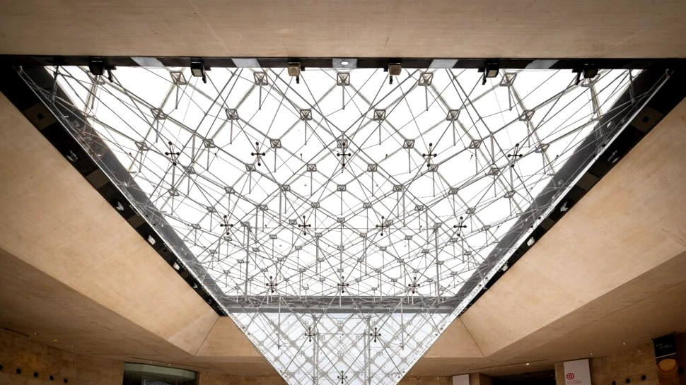 Ce s-a întâmplat cu bijuteriile de la Muzeul Luvru care au scăpat de hoți?