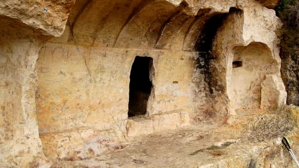 O societate medievală a rezistat timp de secole, ascunsă în stânci în nordul Spaniei