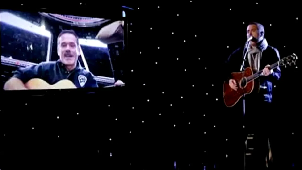 2-duet-chris-hadfield-ed-robertson 