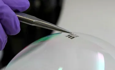 Cercetătorii de la MIT au dezvoltat cele mai subţiri celule solare POSIBILE. FOTO+VIDEO