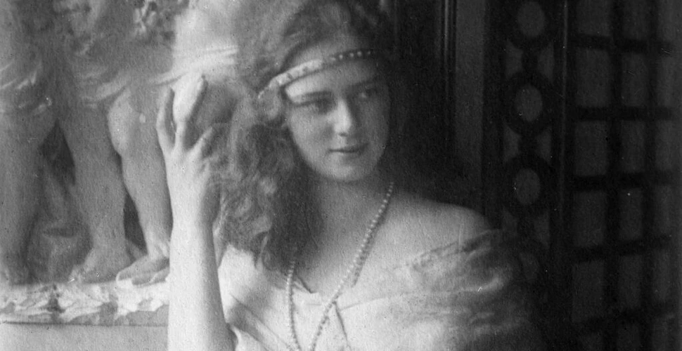 Viaţa zbuciumată a celei mai frumoase Prinţese a României. A fost prima femeie căpitan de cursă lungă, s-a căsătorit de două ori şi a sfârşit la mănăstire