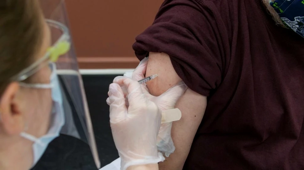 Medicul Gheorghiță nu exclude reluarea vaccinării în 2022: orice se poate avea în vedere