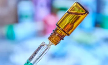 Un oficial american spune că a treia doză de vaccin împotriva COVID-19 ar putea avea efecte secundare grave