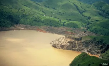 În 1986, 1.800 de persoane au murit într-o singură noapte la Lacul Nyos. Ce anume a cauzat dezastrul?
