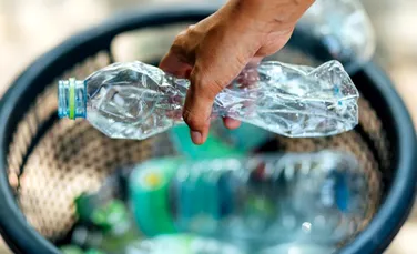 Câți dintre români cred că sunt direct responsabili pentru strângerea deșeurilor din plastic?