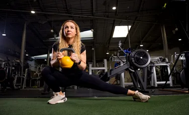 Antrenamentul hibrid, noua obsesie din fitness. Tot mai mulți oameni combină forța cu rezistența