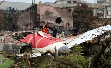 Un avion Boeing 787 Dreamliner, la fel ca cel prăbușit în India, a făcut patru aterizări de urgență într-o lună