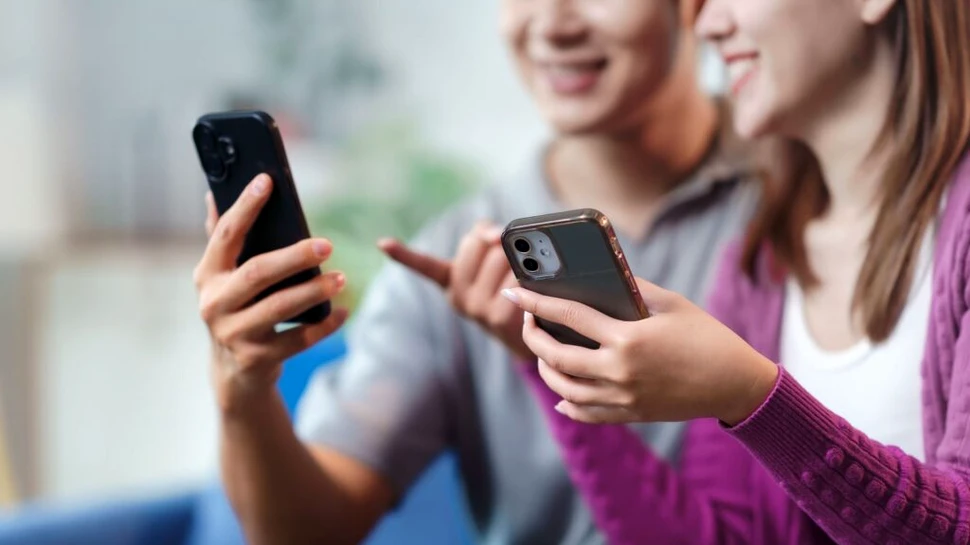 Utilizarea rețelelor de socializare a fost asociată cu o sănătate mintală mai precară la începutul adolescenței