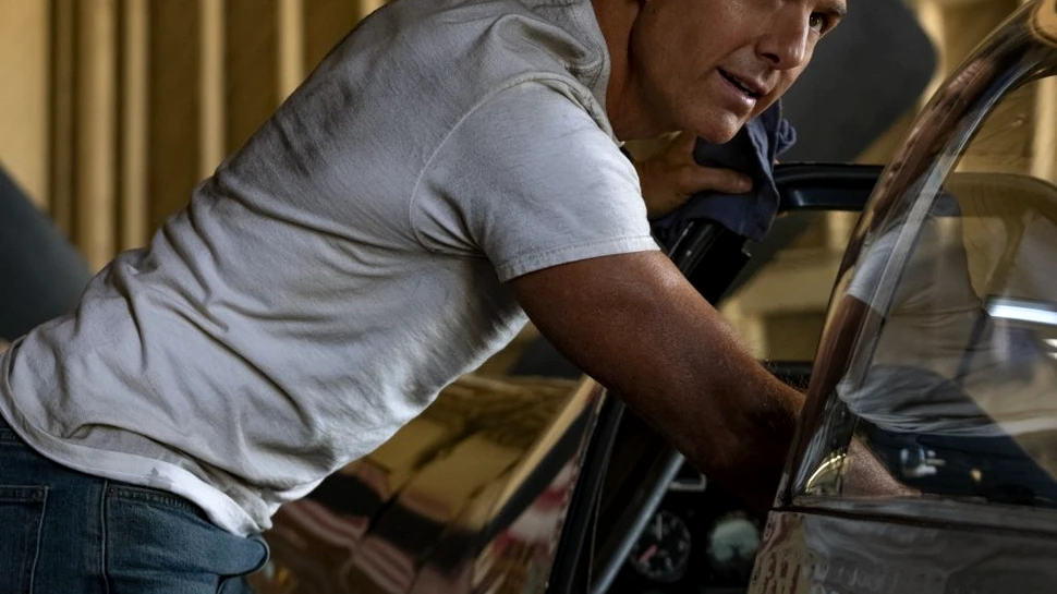 Filmul produs în spaţiu cu Tom Cruise, mai aproape de realitate. Cine a fost numit regizor