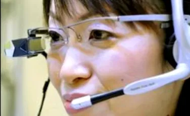Ochelarii cu subtitrare ne-ar putea ajuta sa comunicam cu orice strain