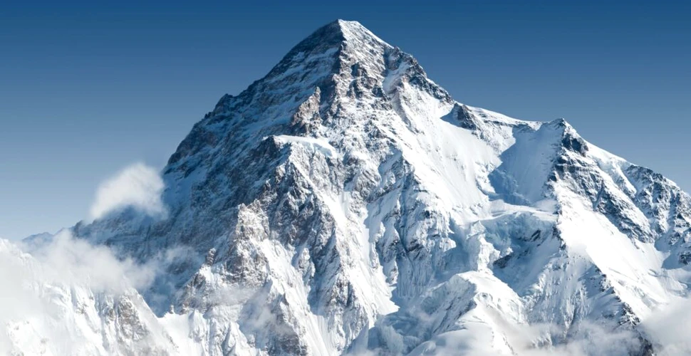 Sag stil Medicinsk Al doilea cel mai înalt munte din lume a avut cel mai aglomerat sezon din  toate