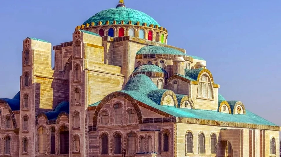 În catedrala Sfânta Sofia au loc primele rugăciuni după ce a fost transformată în moschee