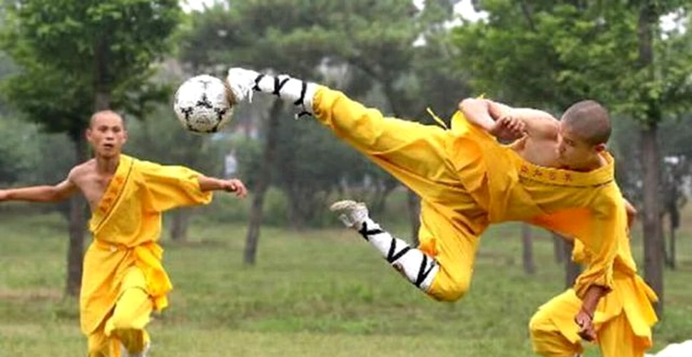 Cum joaca fotbal calugarii shaolin (FOTO)