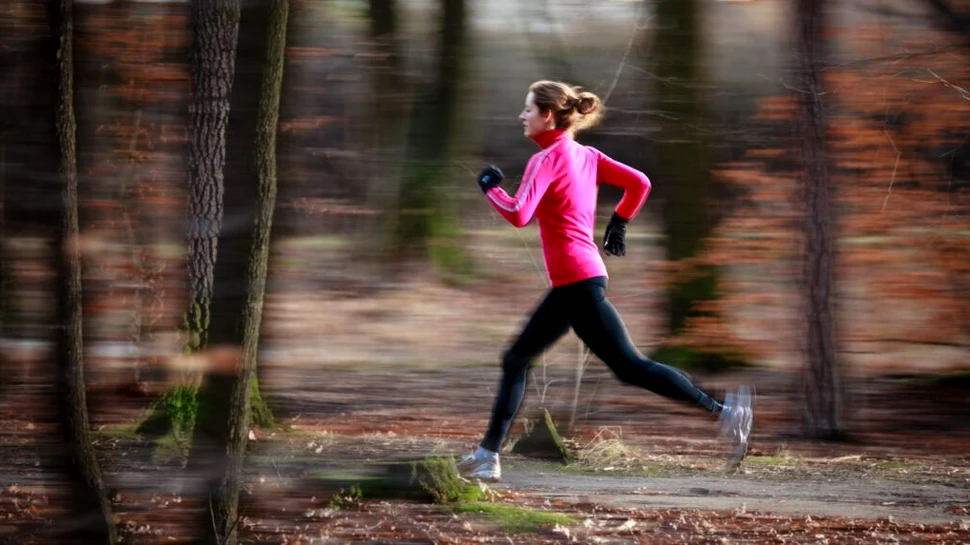 Trei minute de sprint sunt mai eficiente decât 90 de minute de exerciții moderate, indică un studiu