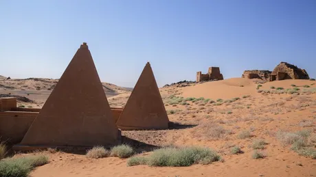 Piramidele din Meroe, unice în lume prin arhitectura lor, în pericol din cauza războiului din Sudan