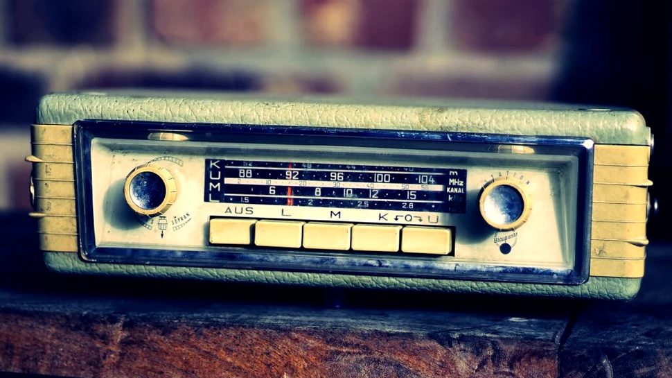 De ce unele stații radio se închid noaptea? De vină sunt legile fizicii!