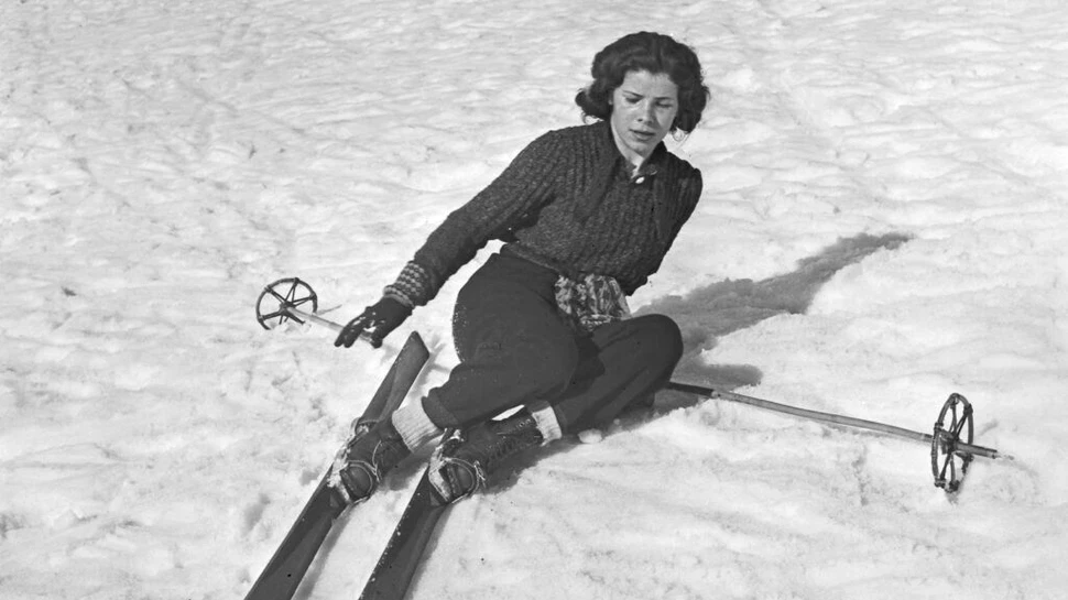 Cum se îmbrăcau femeile în 1939 pentru a merge la schiat?