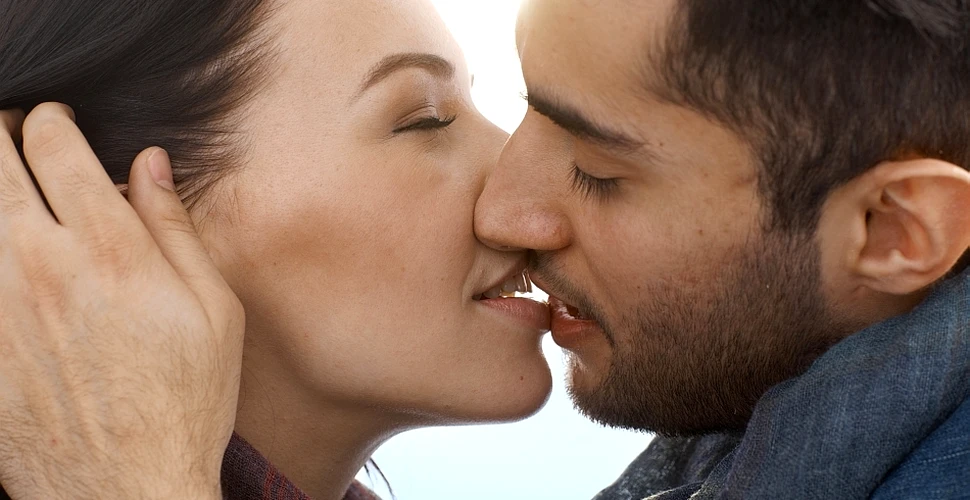 Cum ne ajută sărutul să găsim şi să păstrăm partenerul potrivit?