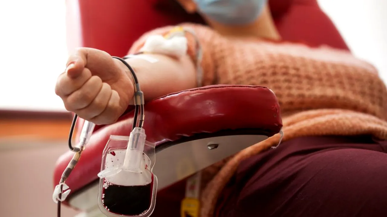 1-donator-plasma-22-april-2020-shutterstock-1708439188-descopera 