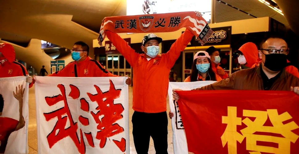 Echipa de fotbal din Wuhan, reprimită acasă după 104 zile de ”stat pe drumuri”