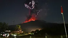 A erupt unul dintre cei mai activi vulcani din Indonezia