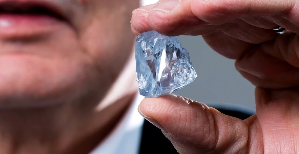 A fost descoperit diamantul albastru fără seamăn, ce ar putea doborî toate recordurile! (FOTO)