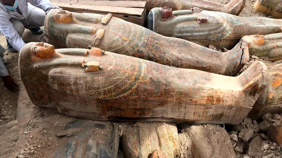 Descoperire surprinzătoare în Egipt. 30 de sarcofage cu mumii, neatinse de jefuitorii de morminte