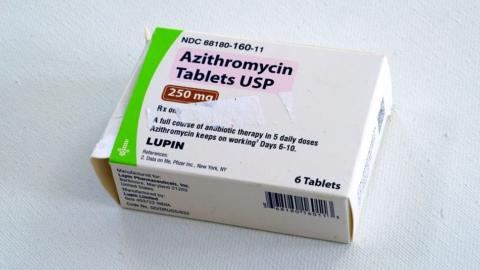 Un medic român avertizează despre utilizarea antibioticelor în cazurile COVID