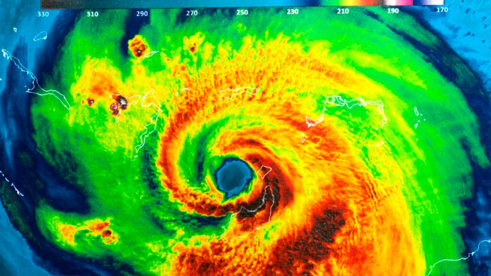 Uraganele au devenit atât de puternice încât trebuie creată o nouă categorie