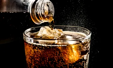 Pericolul din băuturile acidulate: Câte minute pierdem din viață dacă le consumăm?