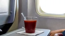 Test de cultură generală. De ce se servește suc de roșii în avion?