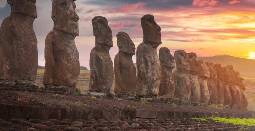 Statuile moai de pe Insula Paștelui, probabil cei mai misterioși monoliți din lume