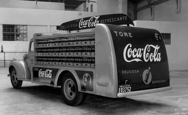Astăzi se împlinesc 140 de ani de când lumea a făcut cunoștință cu băutura Coca-Cola