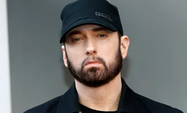 Eminem îşi ia fanii prin surprindere cu un nou album, inspirat de filmele lui Hitchcock