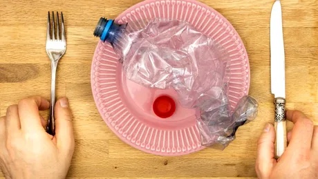 Lumea se confruntă cu o „criză a plasticului”. Schimbarea poate începe chiar din bucătărie