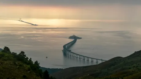 Câți kilometri are cel mai lung pod din lume și în cât timp poate fi traversat cu mașina?