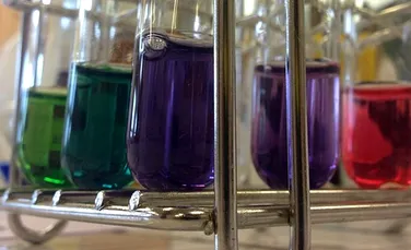 Un grup de voluntari a băut apă contaminată cu E.coli  în numele ştiinţei