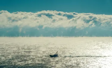 Experiment în Atlantic: O soluție chimică eliberată în apă pentru captarea carbonului din oceane