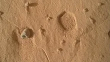 NASA a descoperit găuri ciudate pe Marte, iar oamenii de știință nu știu ce le-a format