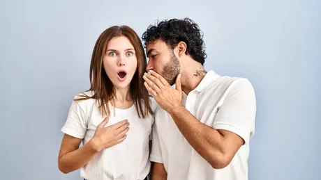 Cât mai costă o bârfă? Iată femeia care a făcut avere din secrete!