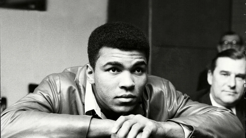 Muhammad Ali, regele boxului. „E greu să fii umil atunci când ești atât de frumos”