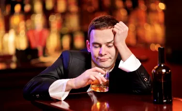 Bărbaţii care beau un pahar de alcool pe zi au un risc mai redus de boli cardiace