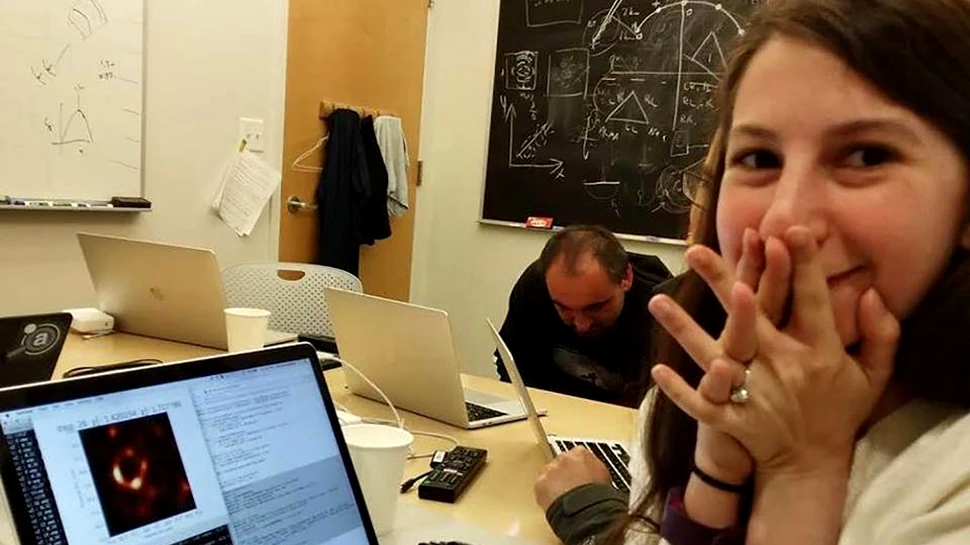 Unei tinere de 29 de ani i se datorează prima fotografie a unei găuri negre, o realizare colosală în astrofizică