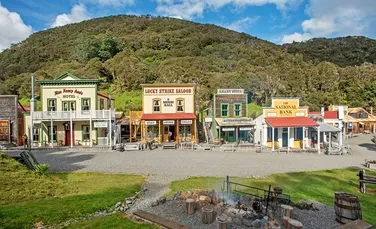Un vechi oraș din Noua Zeelandă a fost scos la vânzare pentru 7,5 milioane de dolari