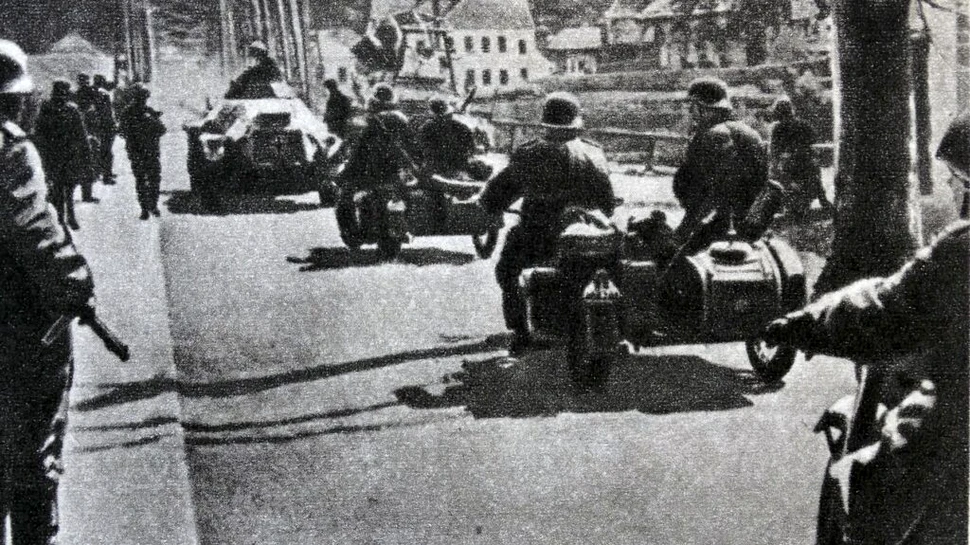 De ce a amânat Hitler de mai multe ori data invaziei Uniunii Sovietice?