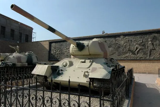 T-34-85, tancul sovietic care a câştigat Al Doilea Război Mondial, a fost folosit apoi de multe state